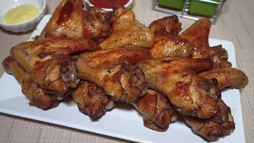 Куриные крылышки в медово-соевом соусе в духовке видео рецепт