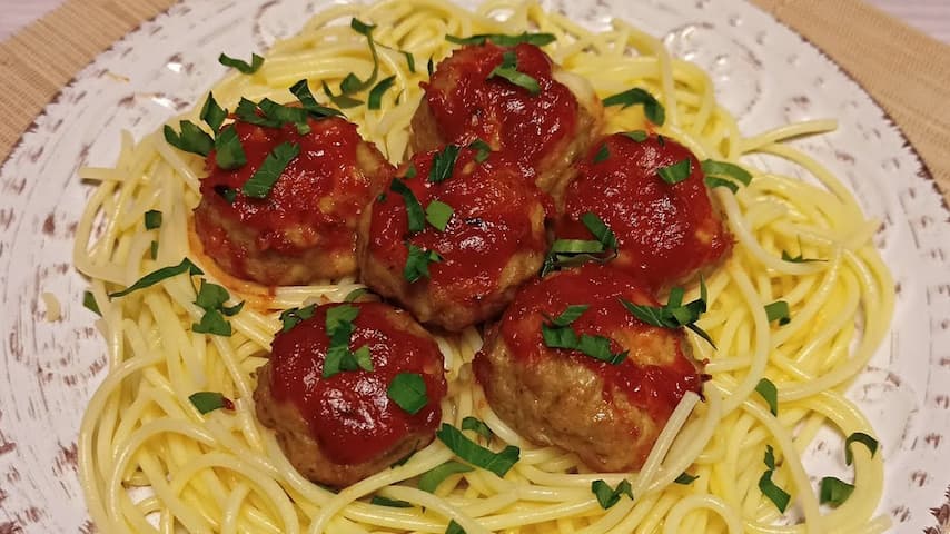 Тефтели с моцареллой и томатным соусом в духовке видео рецепт
