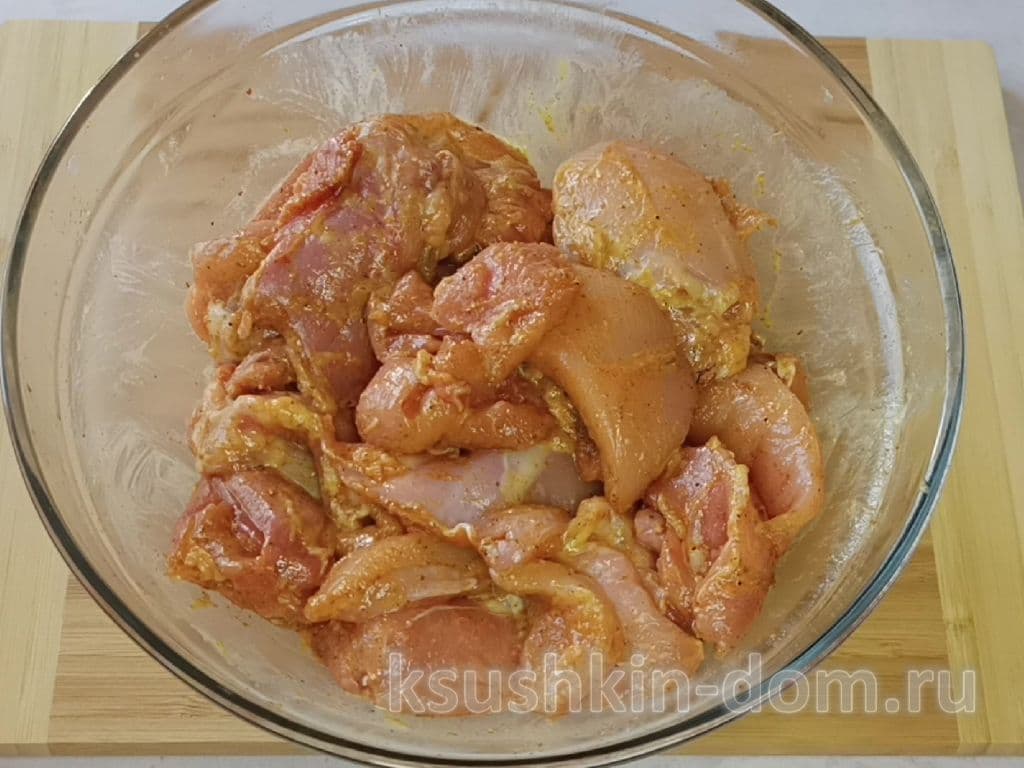 Шашлык из филе куриного бедра в духовке 6