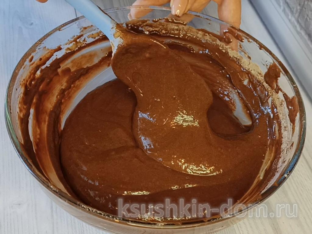 Мокрый шоколадный кекс с заварным кремом 5